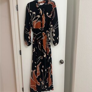 Elegant Black and Brown long sleeve large bold Floral Maxi Dress.  Size 2